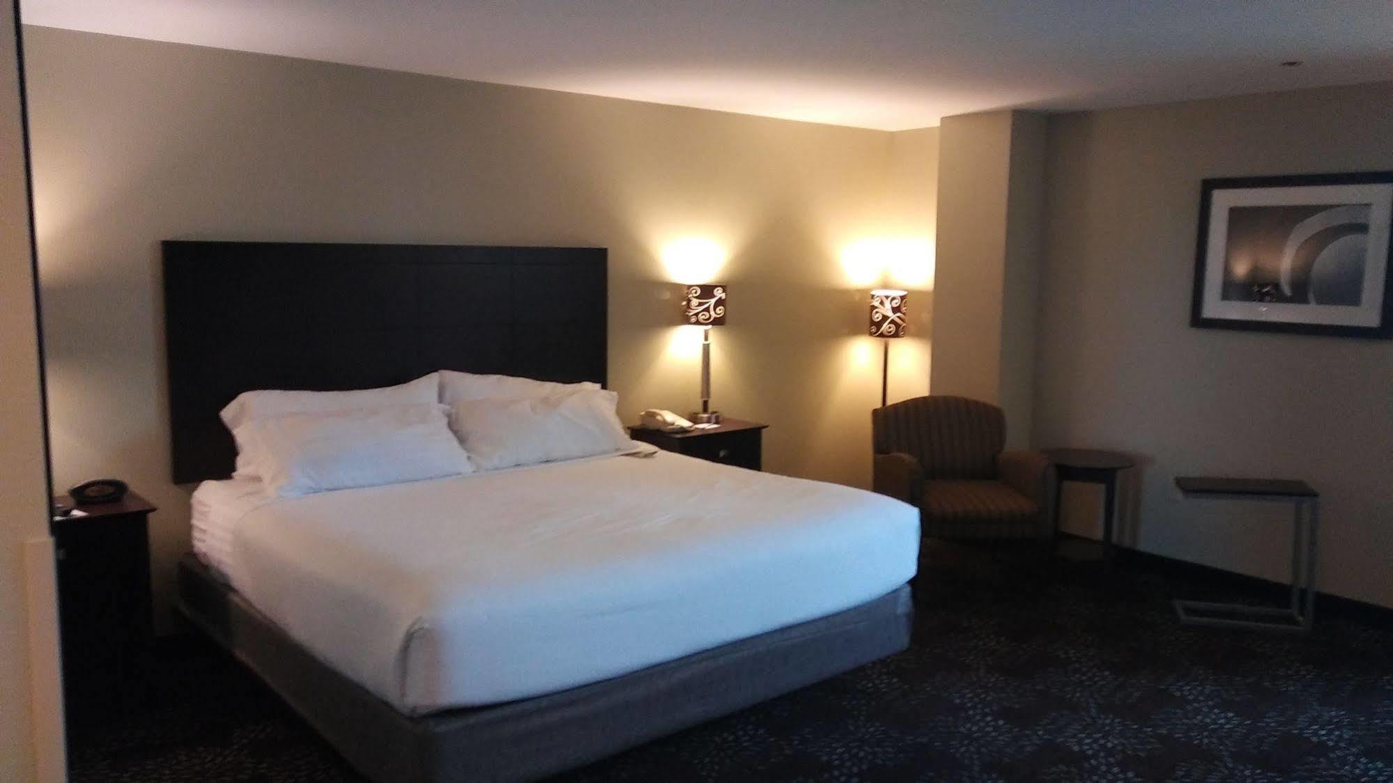 Holiday Inn Express Pittsburgh West - Greentree, An Ihg Hotel Crafton Exterior foto
